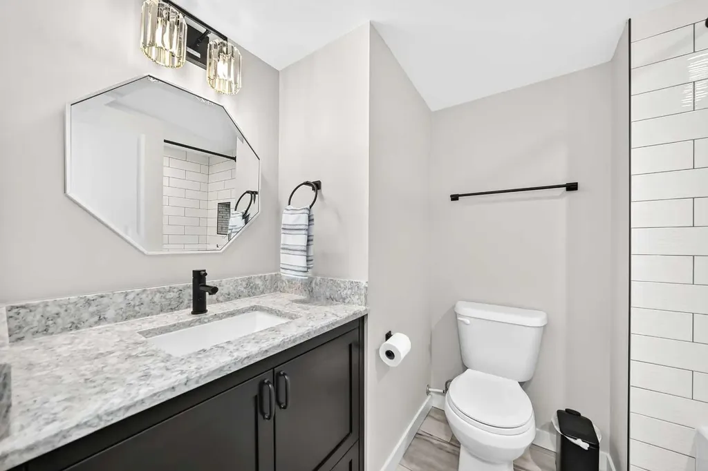 1416 43 Street SW Calgary AB T3C 2A2