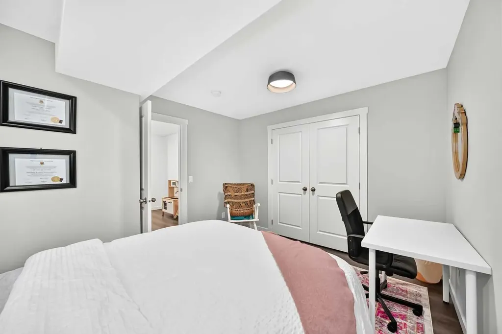 1416 43 Street SW Calgary AB T3C 2A2