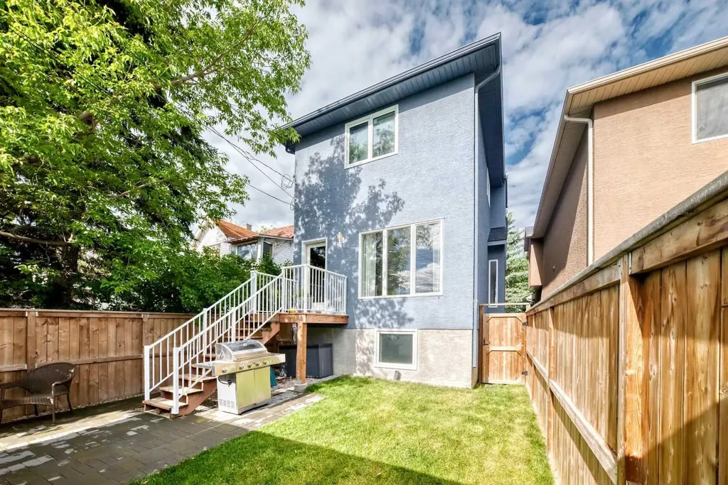 1416 43 Street SW Calgary AB T3C 2A2