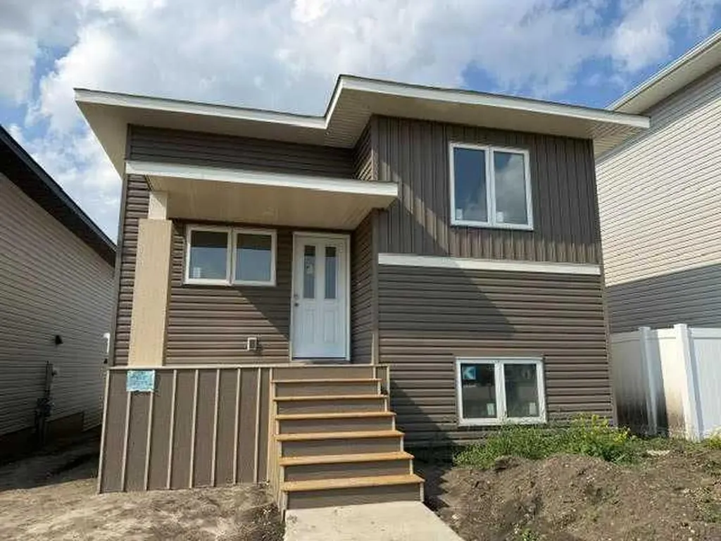 10 Memorial Parkway Rural Red Deer County AB T4E3B7