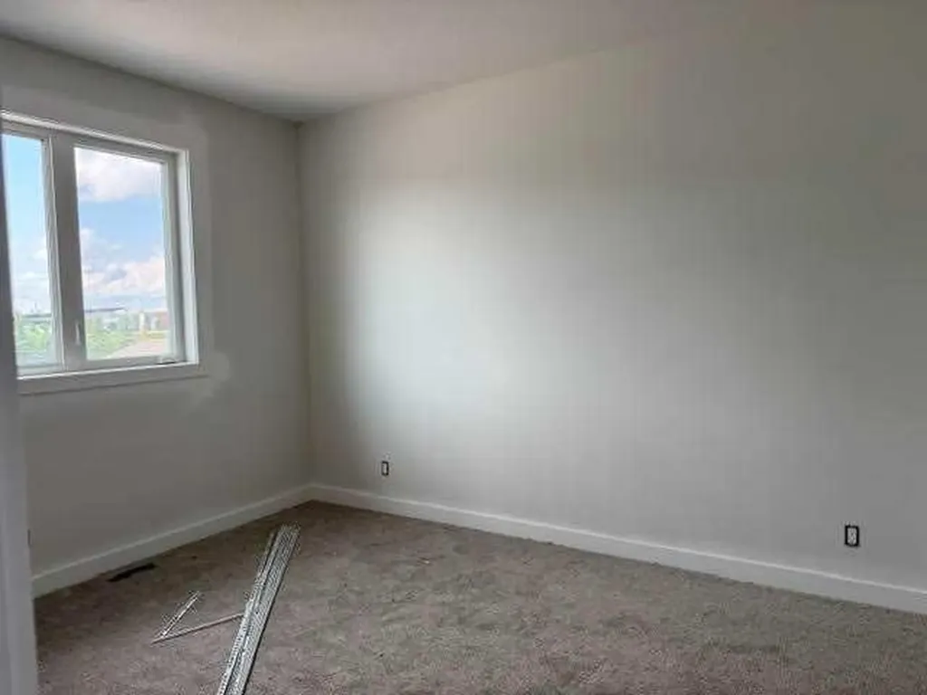 10 Memorial Parkway Rural Red Deer County AB T4E3B7
