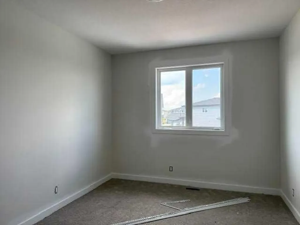10 Memorial Parkway Rural Red Deer County AB T4E3B7