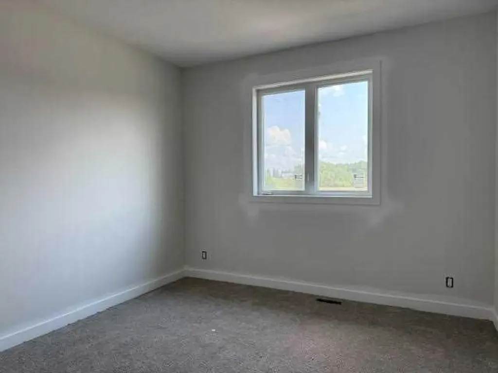 10 Memorial Parkway Rural Red Deer County AB T4E3B7