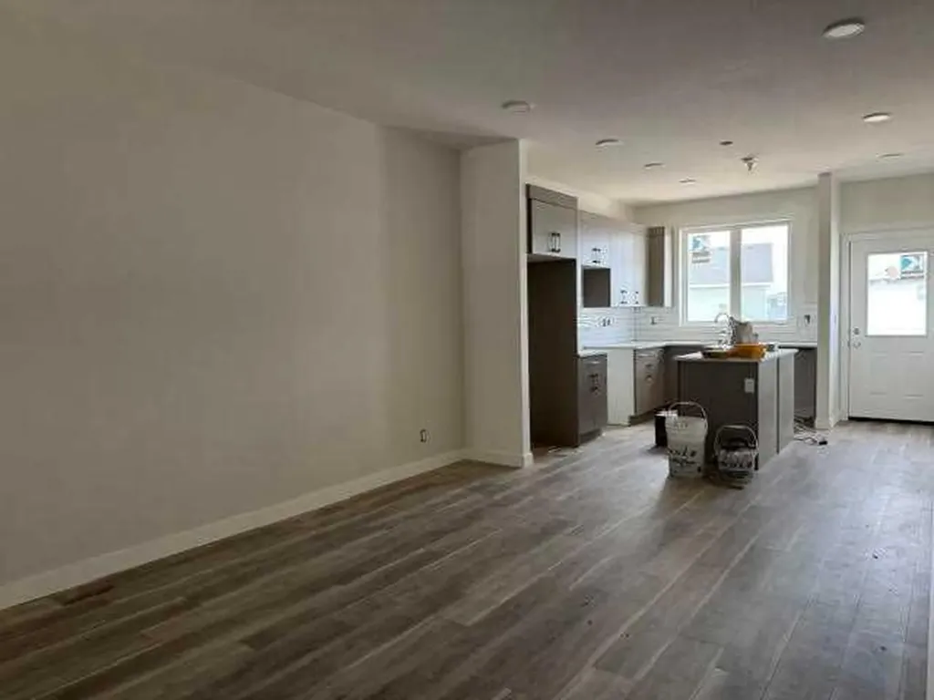10 Memorial Parkway Rural Red Deer County AB T4E3B7