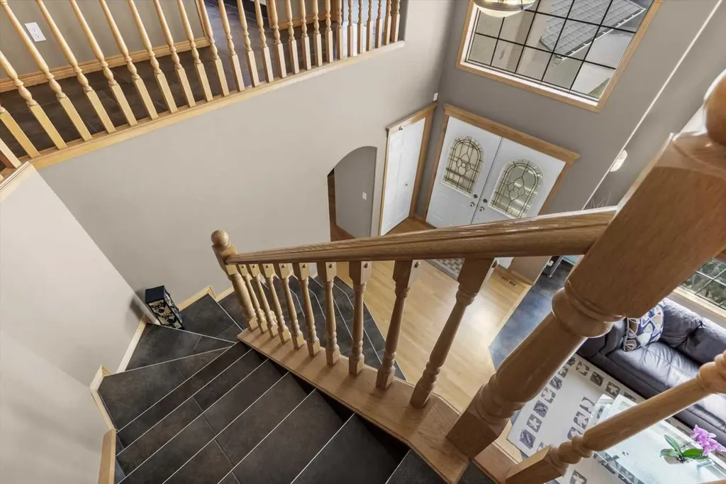 123 Schiller Crescent NW Calgary AB T3L 1W9