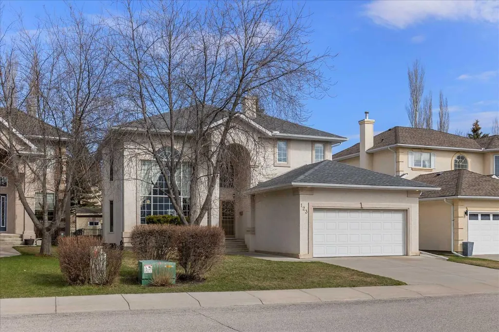 123 Schiller Crescent NW Calgary AB T3L 1W9
