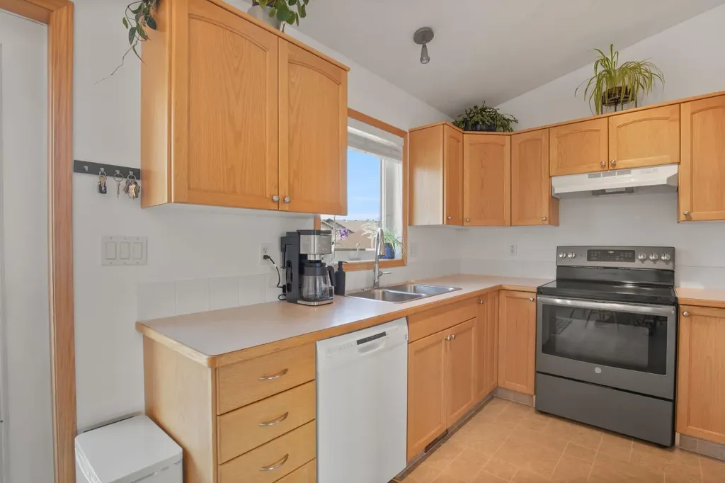 32 Kendrew Drive Red Deer AB T4P 3V2
