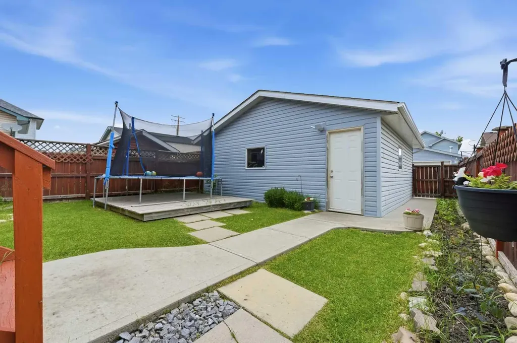 269 Tarington Close NE Calgary AB T3J3Z2