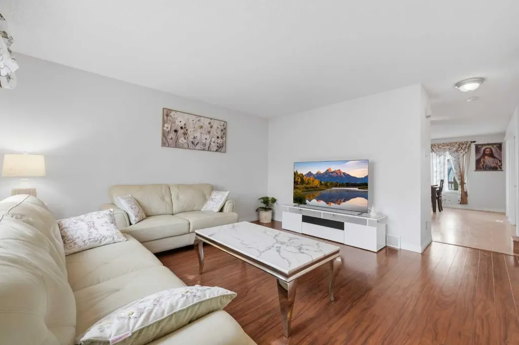269 Tarington Close NE Calgary AB T3J3Z2
