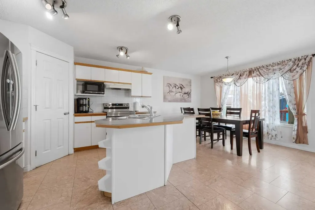 269 Tarington Close NE Calgary AB T3J3Z2
