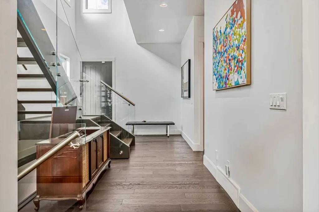 405 29 Avenue NE Calgary AB T2E 2C5