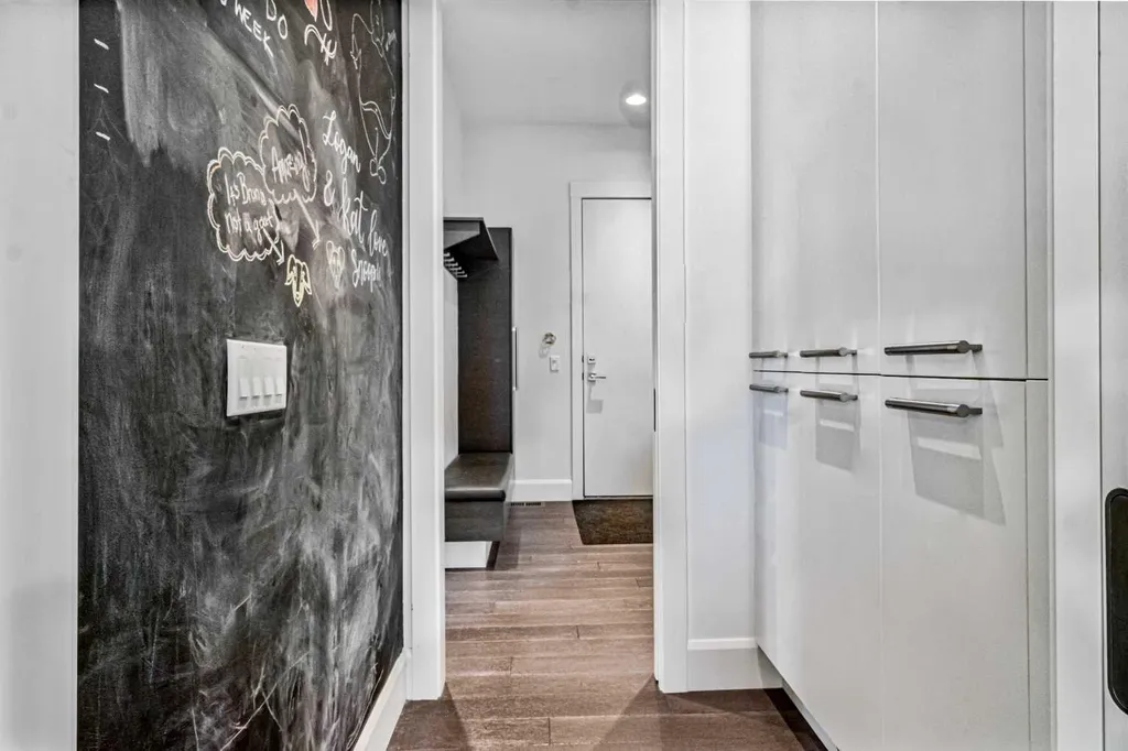 405 29 Avenue NE Calgary AB T2E 2C5