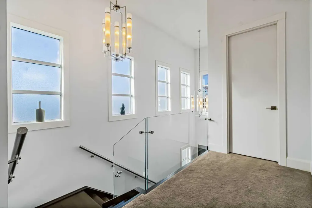 405 29 Avenue NE Calgary AB T2E 2C5