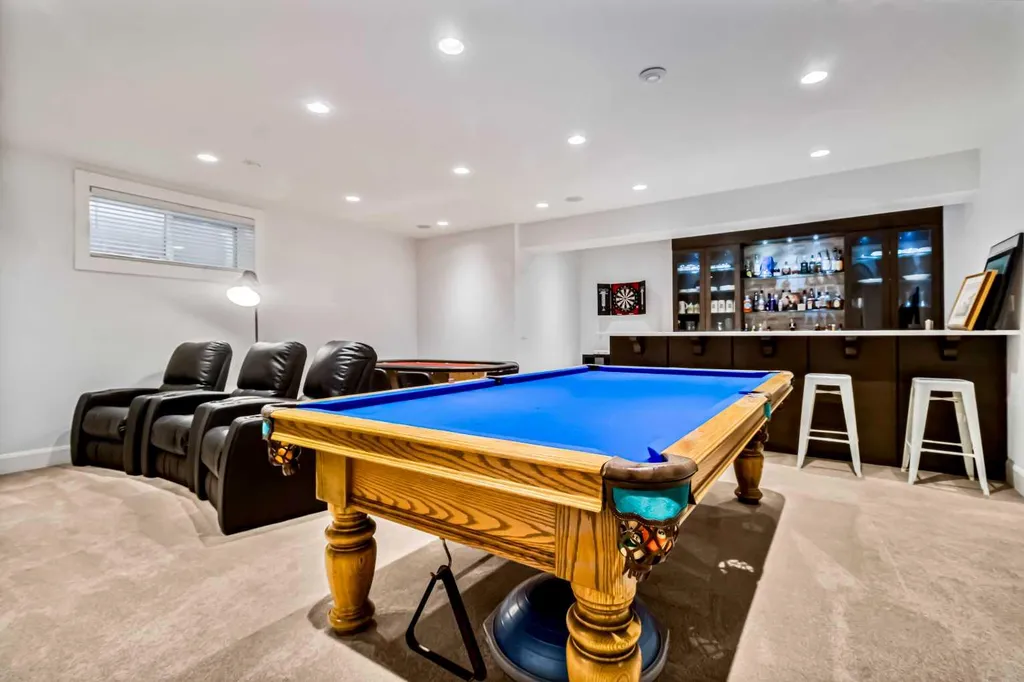 405 29 Avenue NE Calgary AB T2E 2C5
