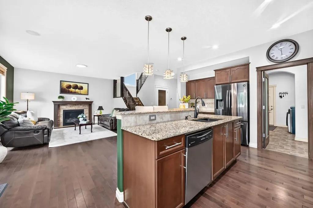 188 Magenta Crescent Chestermere AB T1X 1C7