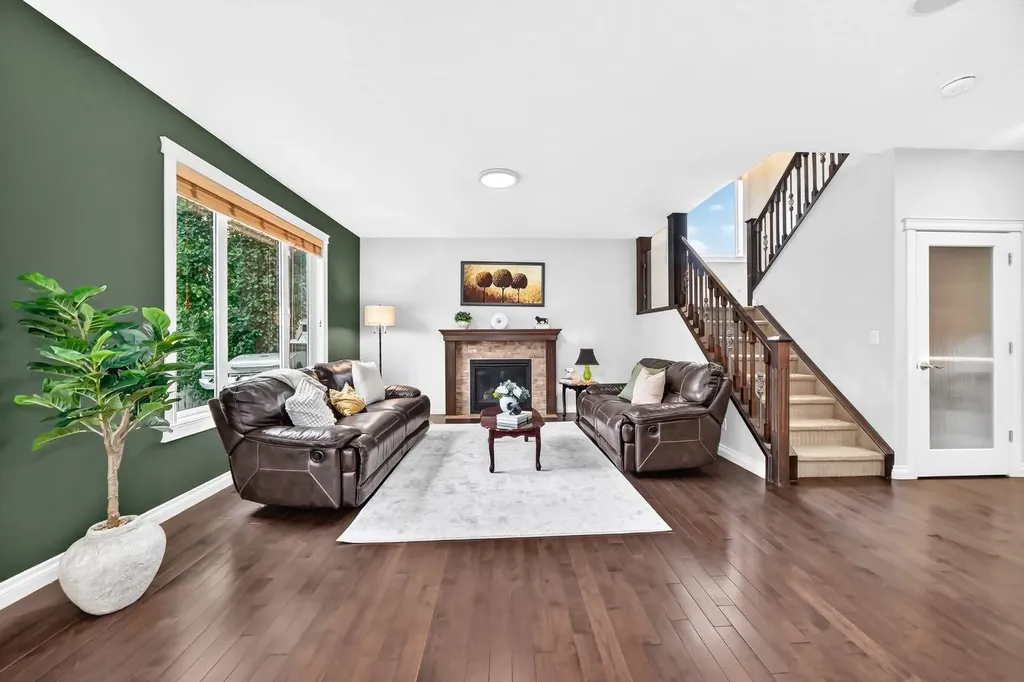 188 Magenta Crescent Chestermere AB T1X 1C7