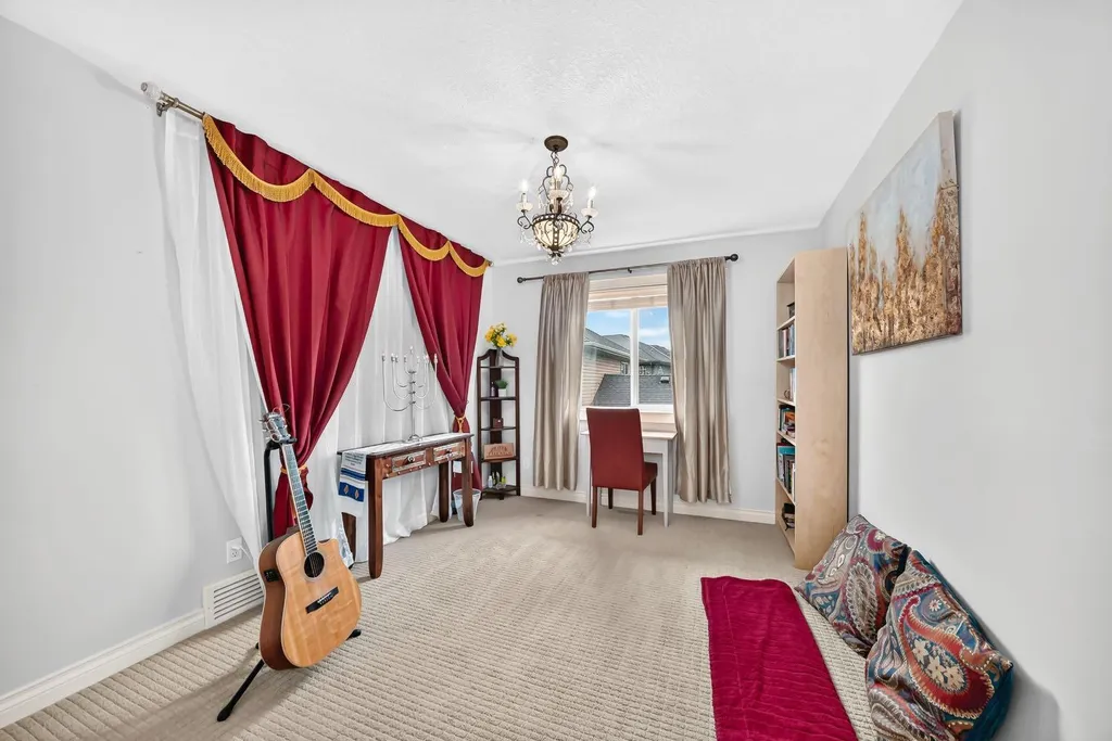 188 Magenta Crescent Chestermere AB T1X 1C7