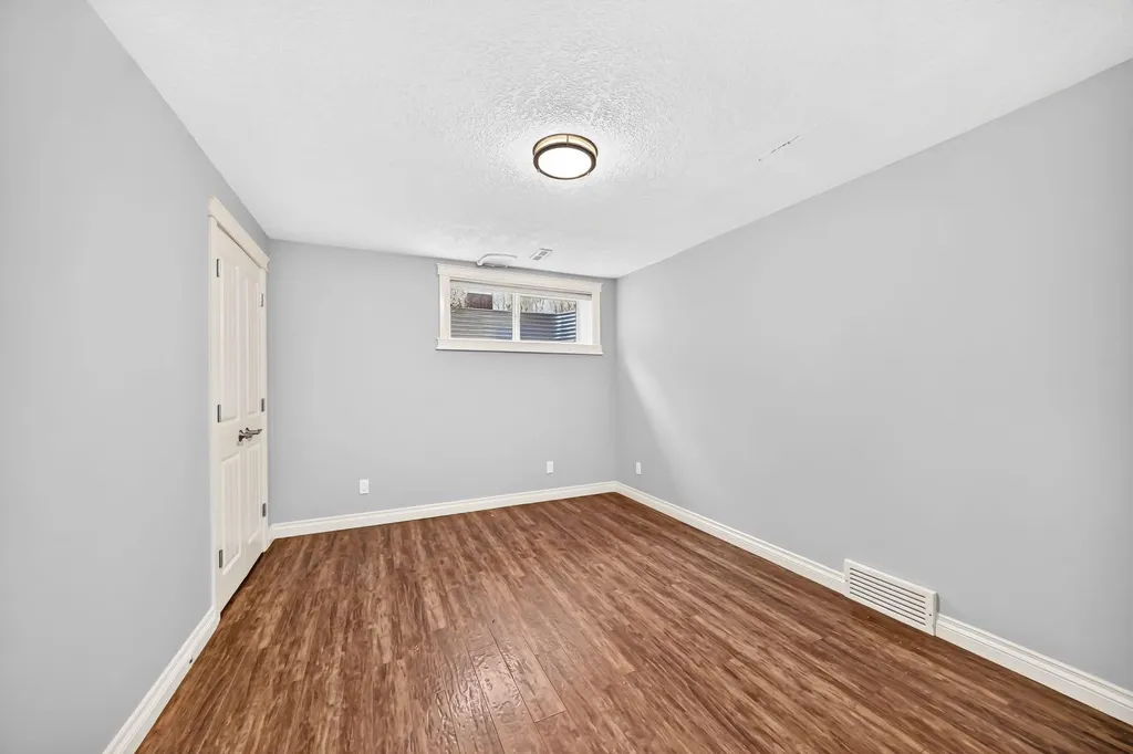 188 Magenta Crescent Chestermere AB T1X 1C7