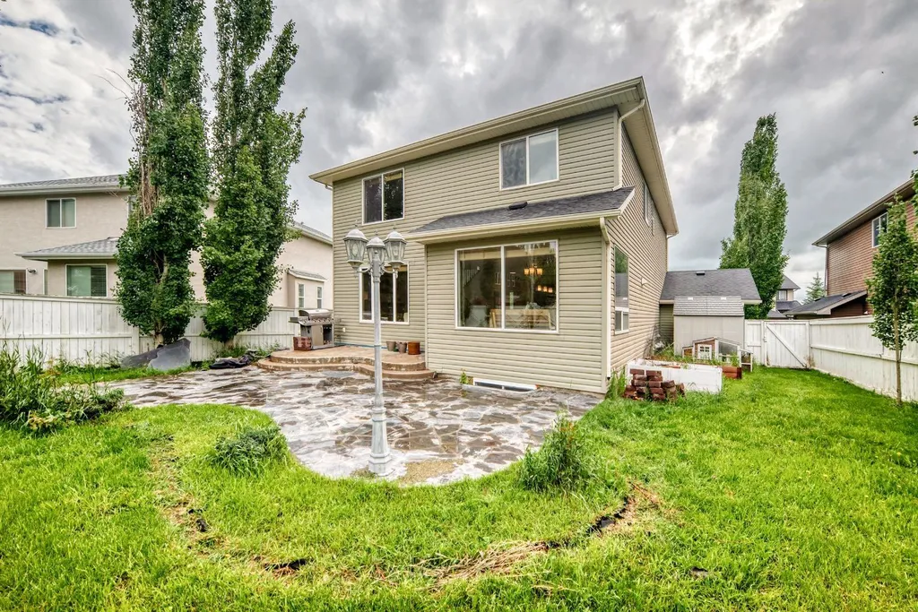 188 Magenta Crescent Chestermere AB T1X 1C7