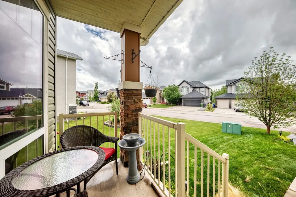 188 Magenta Crescent Chestermere AB T1X 1C7