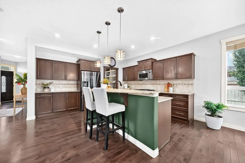 188 Magenta Crescent Chestermere AB T1X 1C7