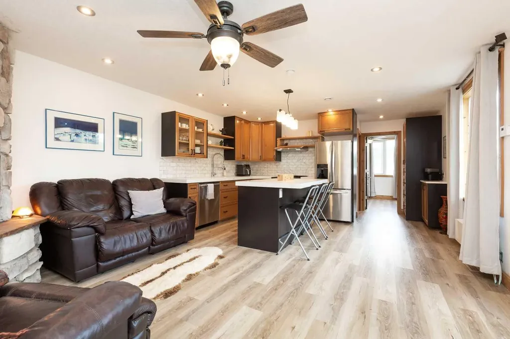 11333 20 Avenue Blairmore AB T0K0E0