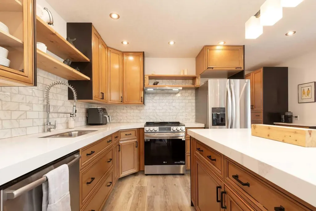 11333 20 Avenue Blairmore AB T0K0E0