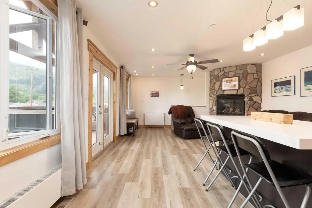 11333 20 Avenue Blairmore AB T0K0E0