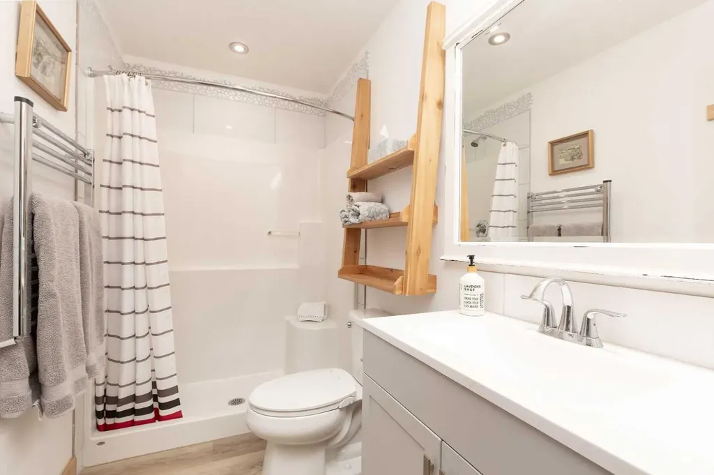 11333 20 Avenue Blairmore AB T0K0E0