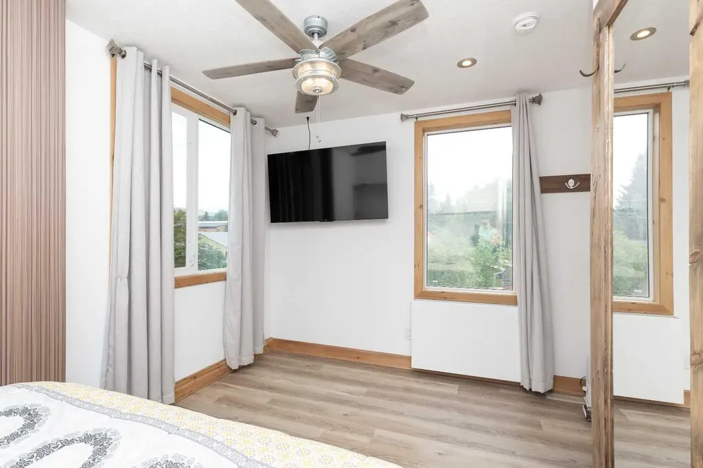 11333 20 Avenue Blairmore AB T0K0E0