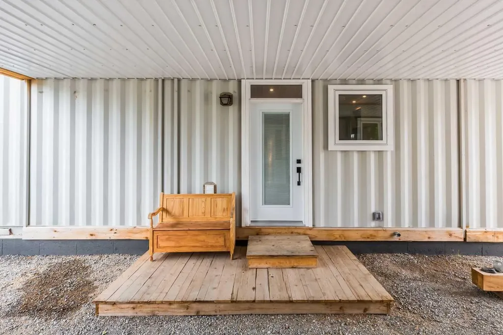 11333 20 Avenue Blairmore AB T0K0E0