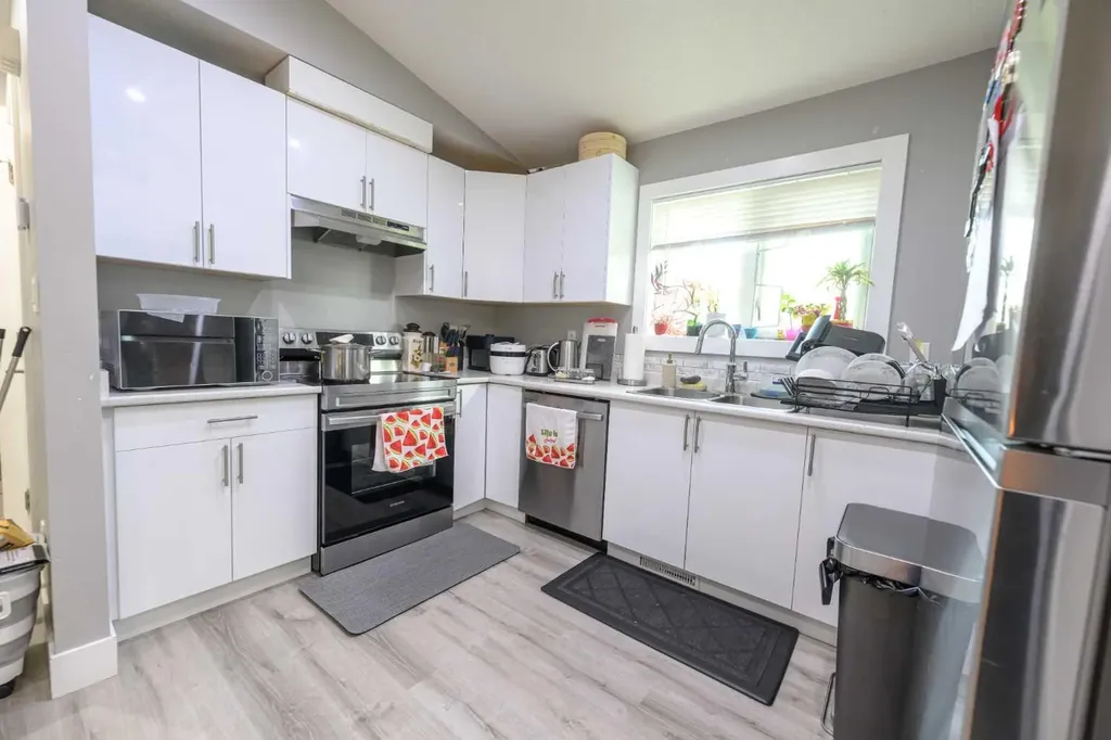 9303 107 Avenue Grande Prairie AB T8V 1K5