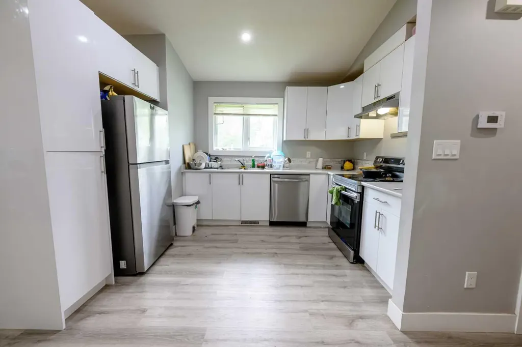 9303 107 Avenue Grande Prairie AB T8V 1K5