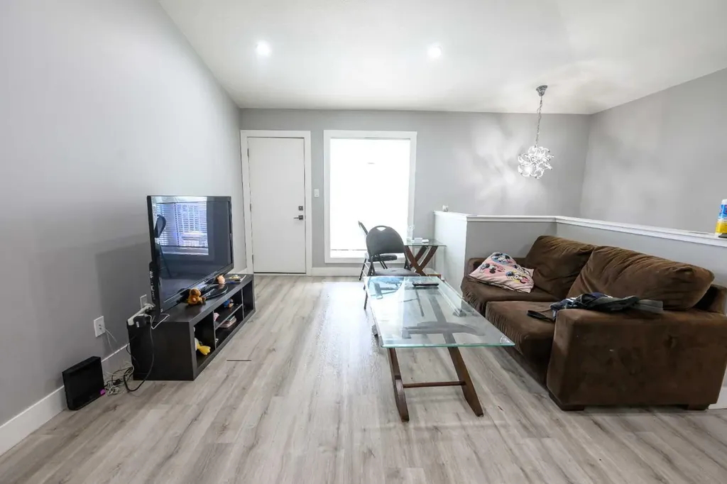 9303 107 Avenue Grande Prairie AB T8V 1K5