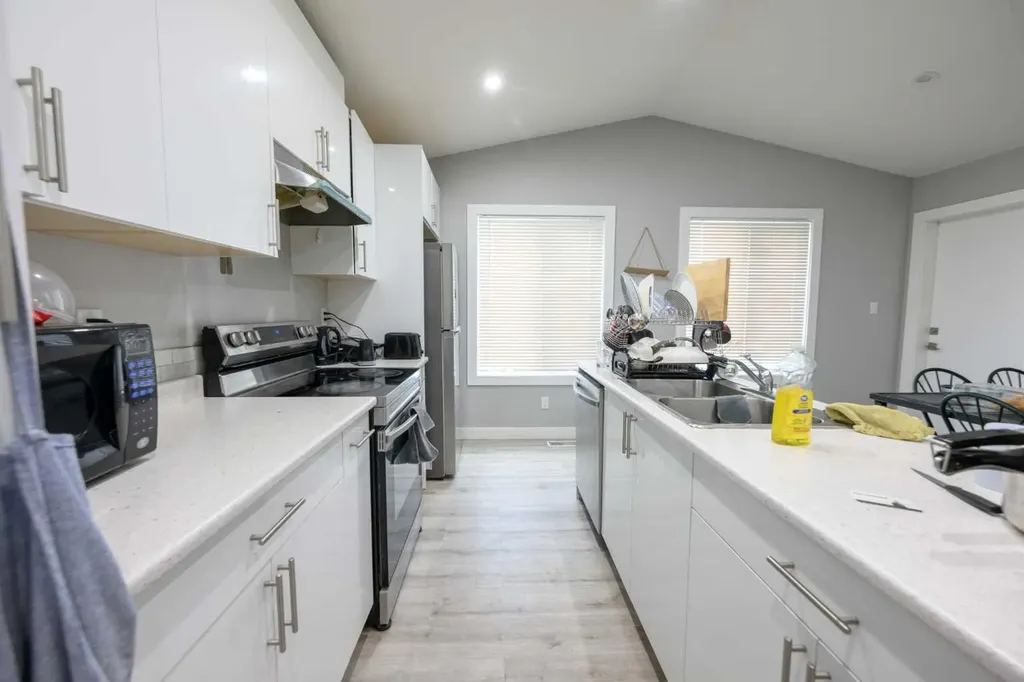 9303 107 Avenue Grande Prairie AB T8V 1K5