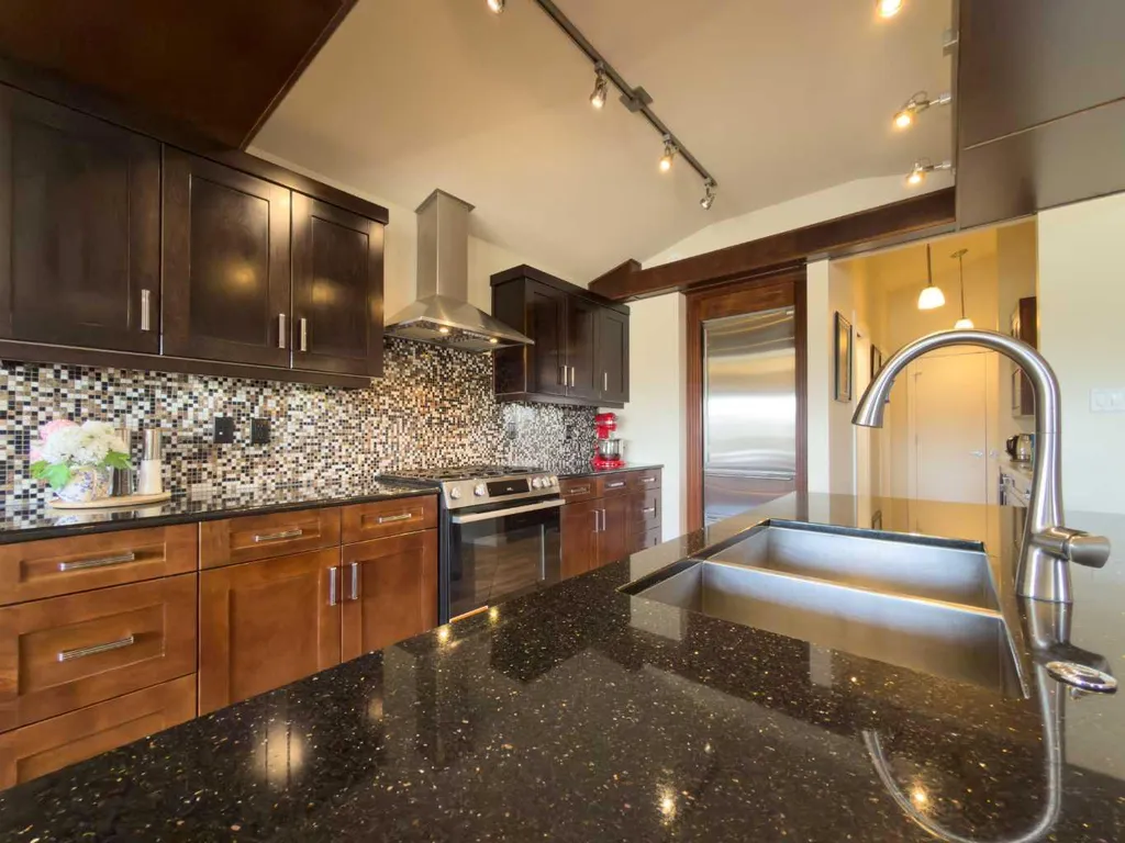 534 Canyon Cove W Lethbridge AB T1K 2N4