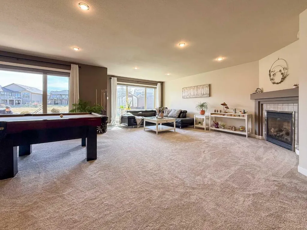 534 Canyon Cove W Lethbridge AB T1K 2N4