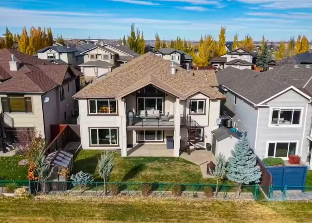 534 Canyon Cove W Lethbridge AB T1K 2N4