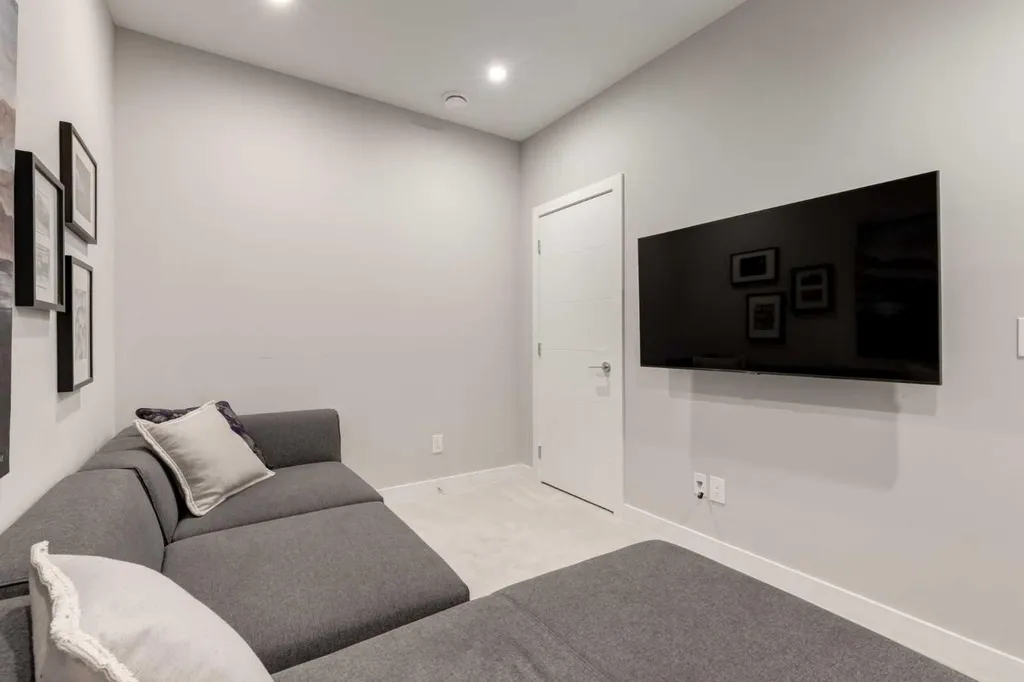 40 Timberline Way SW Calgary AB T3H0W3