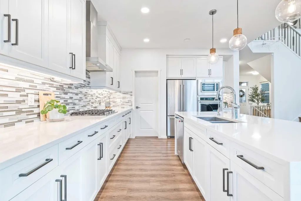 15 Tuscany Ridge Manor NW Calgary AB T3L 0E4