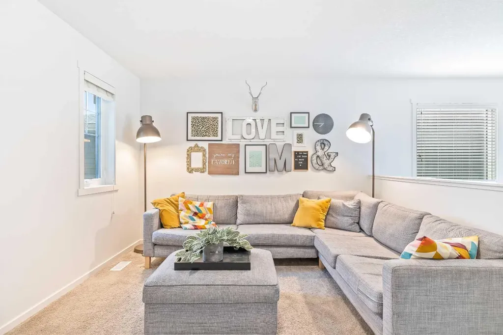 15 Tuscany Ridge Manor NW Calgary AB T3L 0E4