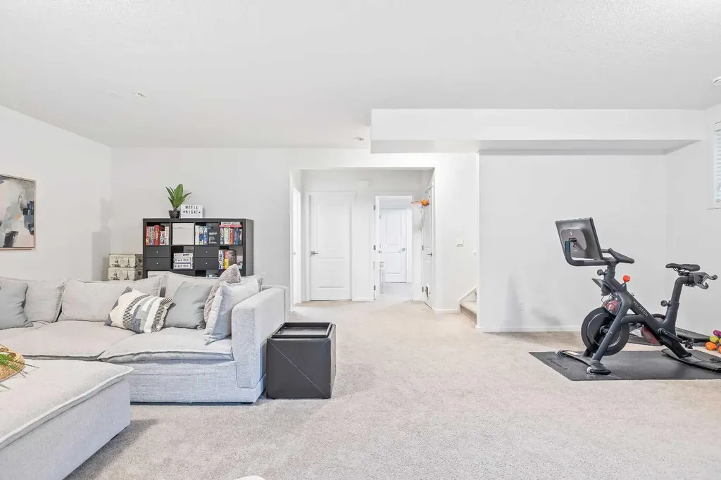 15 Tuscany Ridge Manor NW Calgary AB T3L 0E4
