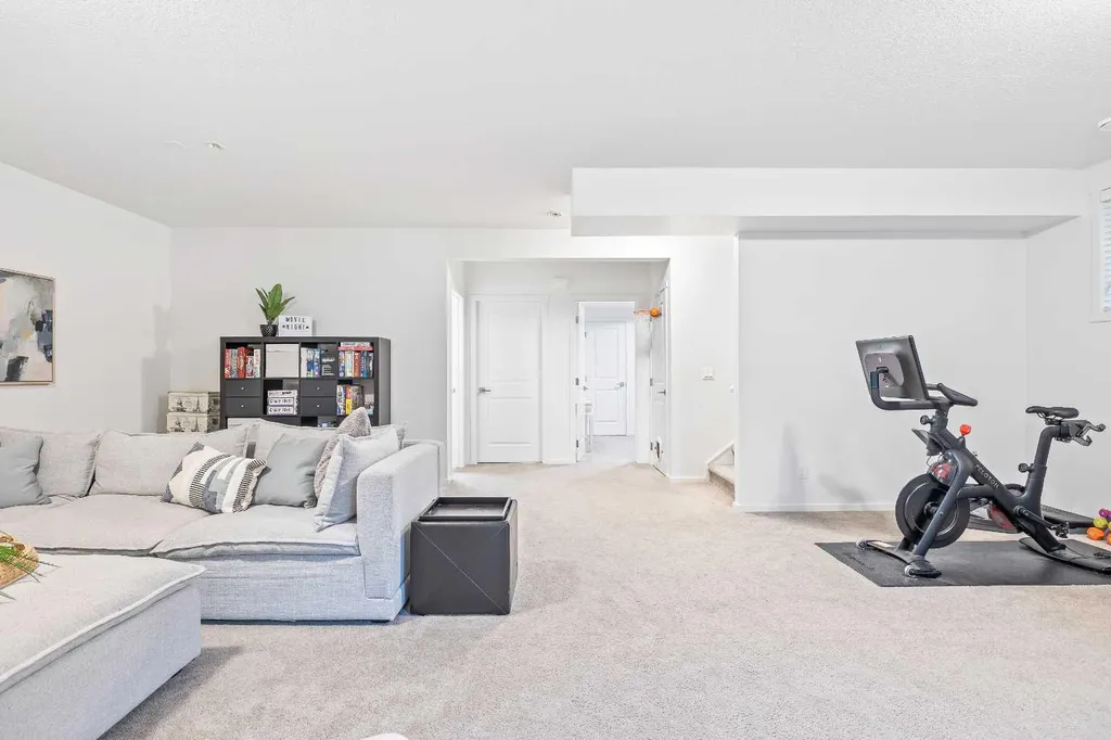 15 Tuscany Ridge Manor NW Calgary AB T3L 0E4