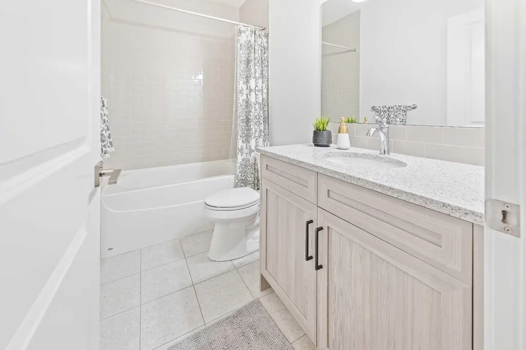 15 Tuscany Ridge Manor NW Calgary AB T3L 0E4
