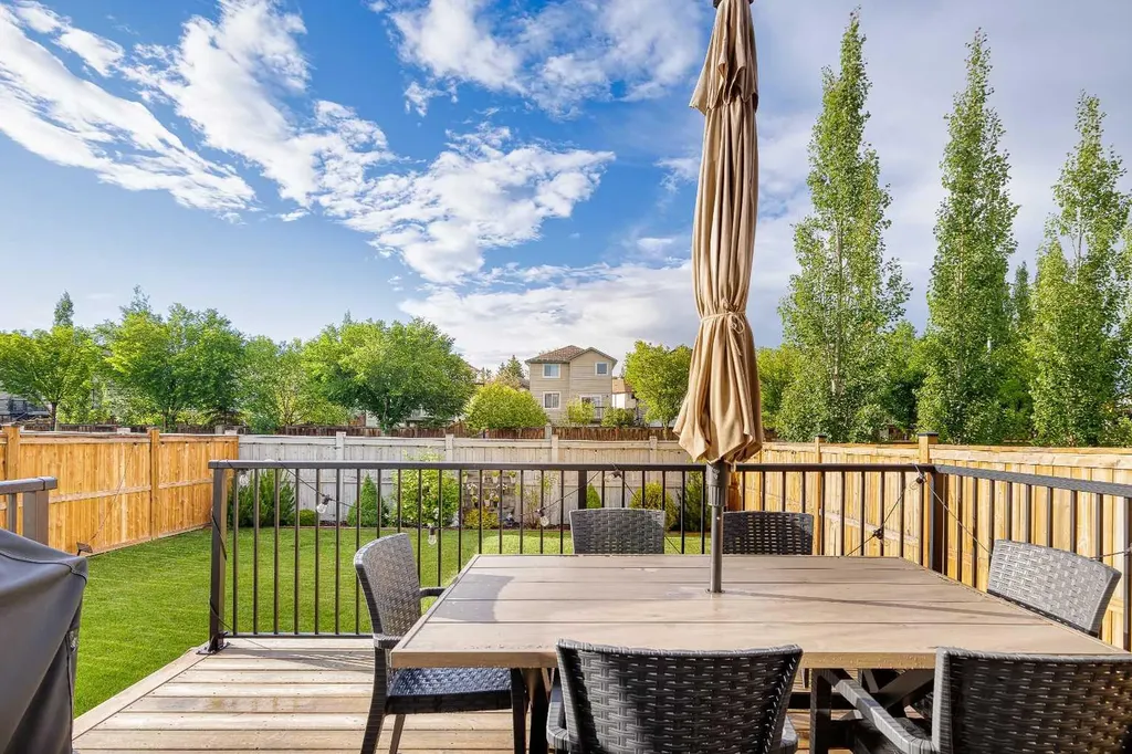15 Tuscany Ridge Manor NW Calgary AB T3L 0E4