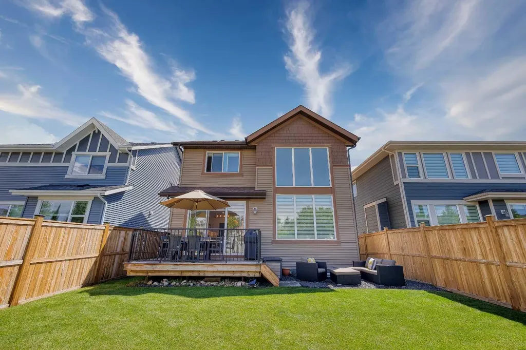 15 Tuscany Ridge Manor NW Calgary AB T3L 0E4
