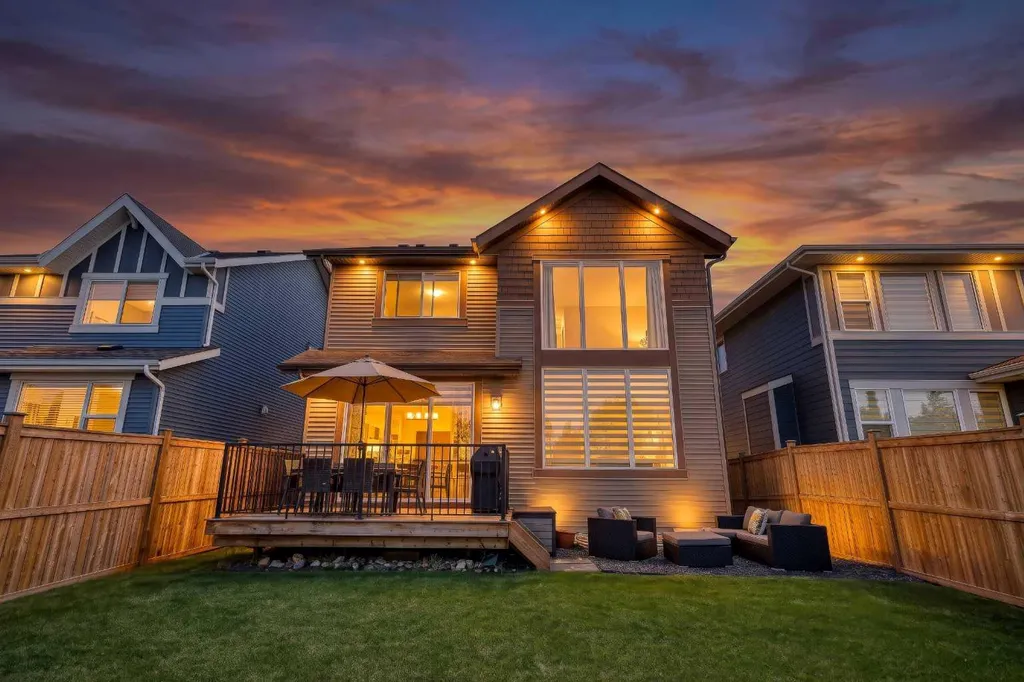 15 Tuscany Ridge Manor NW Calgary AB T3L 0E4