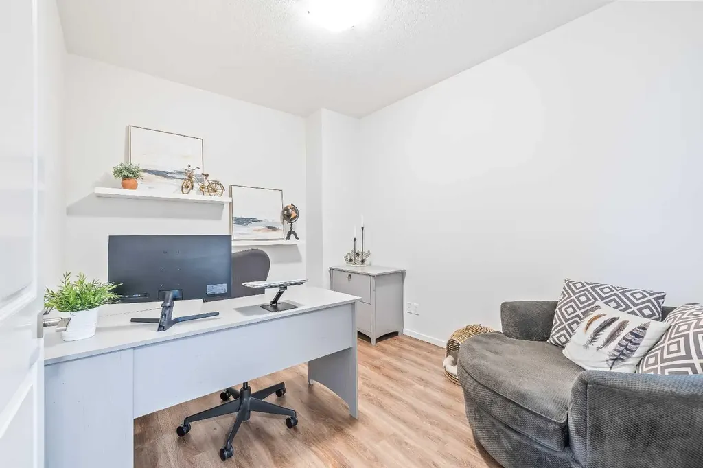 15 Tuscany Ridge Manor NW Calgary AB T3L 0E4