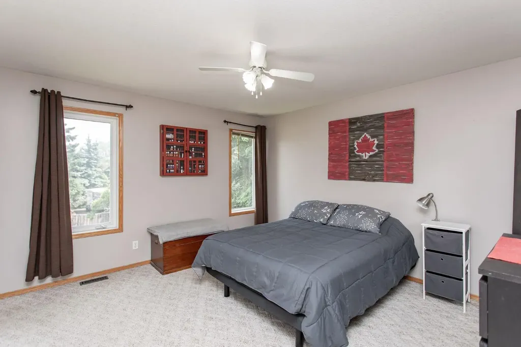 21 Royal Crescent Lacombe AB T4L2H7