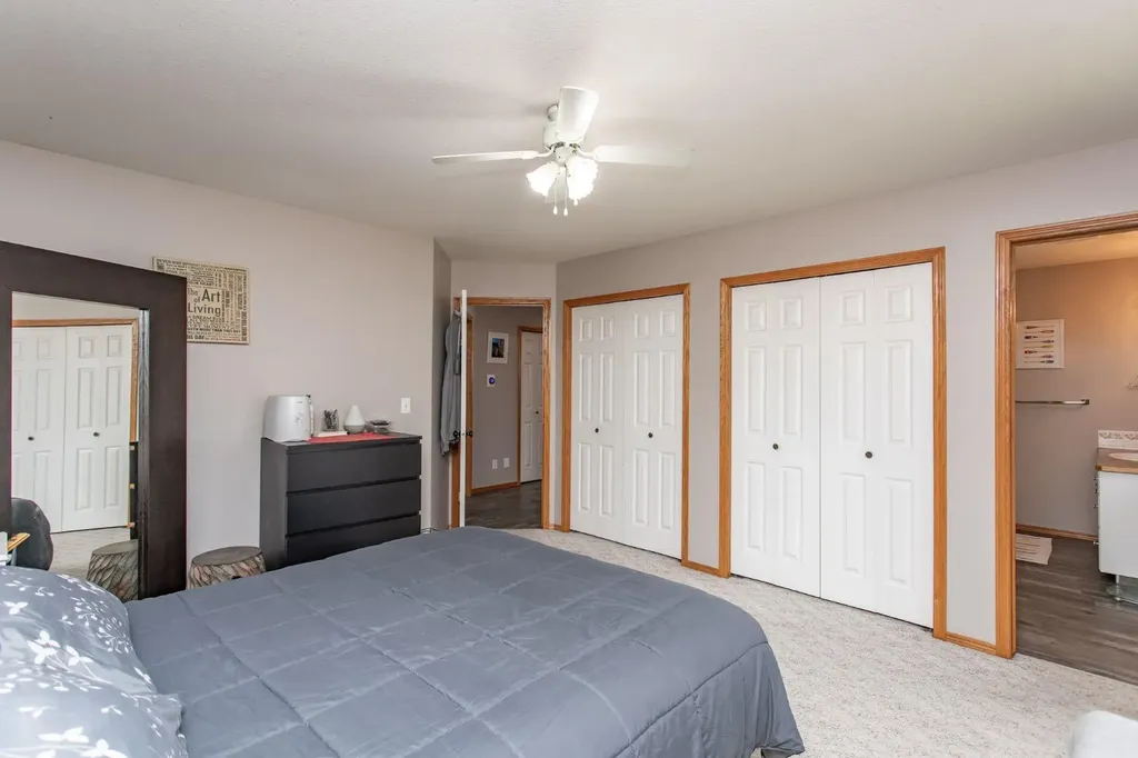 21 Royal Crescent Lacombe AB T4L2H7